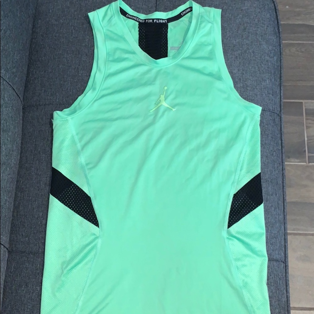 Jordan flight compression tank size medium